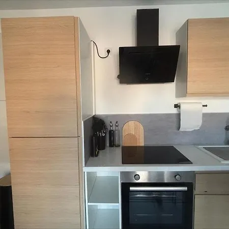 Le Bel Escale Avec Son Balcon *